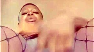 i was home horny so i grabbed my toy for juicy pussy squirt