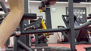 just another sweaty gym day flexing my wet pussy legs