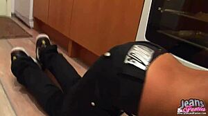 Hey neighbor, watch this skinny milf lanza strip out of tight jeans