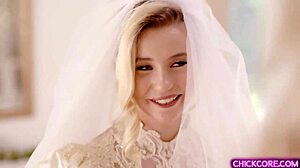 Gorgeous Young Bride Carolina Sweets Licks Grandma Julia Ann Pussy