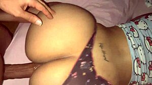 Novinha cavala 19 teen loves this monster cock size in amateur sex!