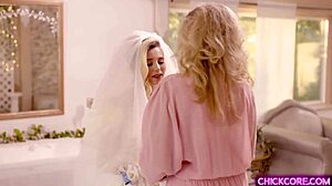 Gorgeous Young Bride Carolina Sweets Licks Grandma Julia Ann Pussy