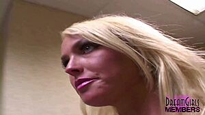 Blonde bombshell flashes massive tits shaved pussy in daring Tampa public outing