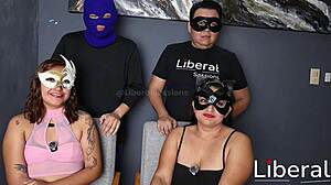 Joven Pareja Intercambia Parejas Nerviosos Primer Vez!