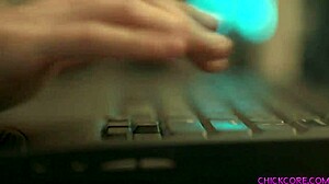 Gorgeous Young Bride Carolina Sweets Licks Grandma Julia Ann Pussy