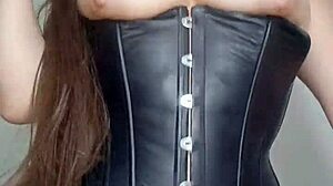 la dueña del bar spreads her huge pussy lips for stranger cock