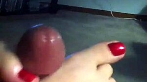 i give my amateur wife the best footjob with toes