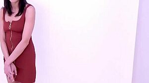 Sexy tall milf in heels teases pussy toys vibrator rough fucking orgasm at casting