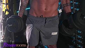 Gym Girl Stretches Asshole Wide While Bodybuilder Licks Pussy in Fitness Room