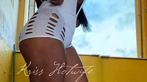 Gym Friend Catches Naughty Wife Flashing Cameltoe in Tiny New Shorts?