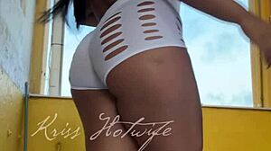 Gym Friend Catches Naughty Wife Flashing Cameltoe in Tiny New Shorts?