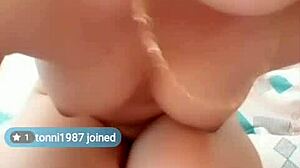 hey check out this vietnamese teen beauty doing her steamy livestream show