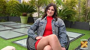 i'm laury brune and i'm always thirsty for hot mmf group sex