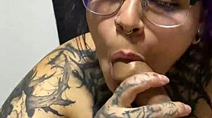Le Chupo La Verga A Mi Vecino Goth Curvy Hasta Que Se Corre Sloppy