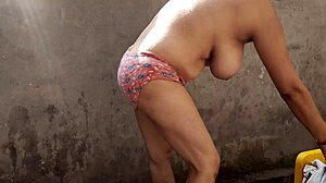 nangi bhabhi bathes outdoors showing big tits wet pussy and huge ass