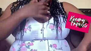 Curvy goddess flexes fat toes for fetish worship