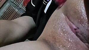 Te Gustan Mis Dedos Profundos en Mi Coño?