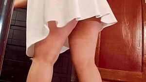 hidden cam spies latina's huge ass changing