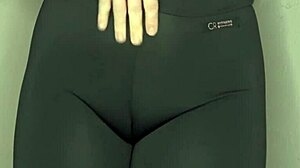 black leggings hug her cameltoe tight in yoga tease