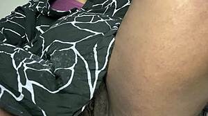 Peek at this exotic cutie fingering her tight desi pussy in leaked clip