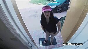 Teen Blowjob Pizza Delivery Cash