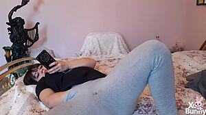 Phone Porn Sparks Curvy Wet Pussy Masturbation