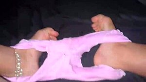 Colombian emo shows huge cameltoe pussy lips flashing creamy coño at dawn