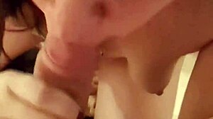 Argentinian streetwalker sucks cock hard in motel room