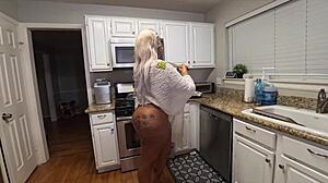 kally xo shakes big ass in prison roleplay quickie