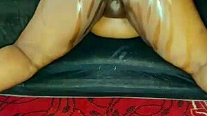 sundaydogood614 shaves her smooth pussy nice and close up