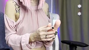 Petite girlfriend tests Santa's toy on pussy for explosive orgasm in dorm