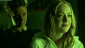 imagine horny police captain flashing cock to gorgeous blonde dakota fanning at work