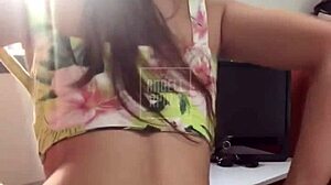 damn, latina girlfriend rebolando pelada dances funk sexy!