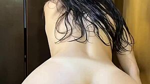 damn i'm dripping wet straight out of the shower ready for you