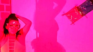 Latina nightclub dancer grinds into gringo's standing cock