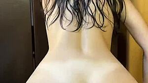 damn i'm dripping wet straight out of the shower ready for you