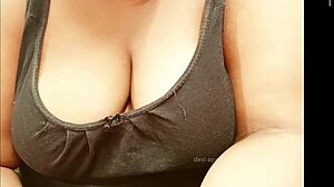 What if your Indian big boobs aunty flashed them just for your eyes?