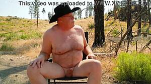 simscristian05 update 112 naked sheer walk and sit in the burn