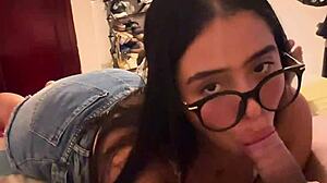 Dude unfaithful girlfriend sucks stranger cock for delivery service 😈🍆💦 who wouldn't??