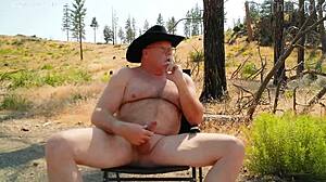 simscristian05 update 112 naked sheer walk and sit in the burn