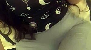 Desi Arab Girl Shows Off Her Perfect Curvy Body!