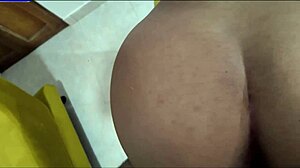 mi nueva vecina colombiana latina me da la bienvenida con su primer pov porno caliente y salvaje