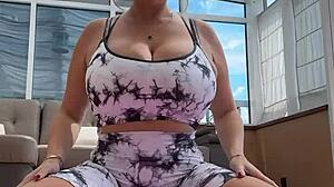 Yoga babe's big natural saggy tits and hard nipples oval bounce starting out