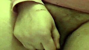 omg tiny bottle stretches my pussy so good 😩💦