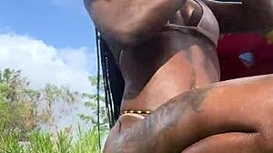 i flash my petite pussy publicly all over jamaica outdoors