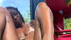 i flash my petite pussy publicly all over jamaica outdoors