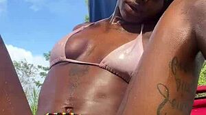 i flash my petite pussy publicly all over jamaica outdoors