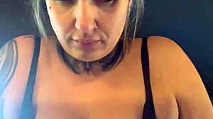 i spot this gym babe with small waist and wet pussy dripping down her legs