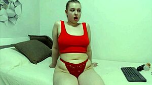 Watch Big Ass BBW Shake Curvy Hips Teasing on Webcam!
