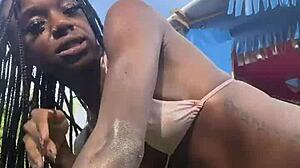 i flash my petite pussy publicly all over jamaica outdoors